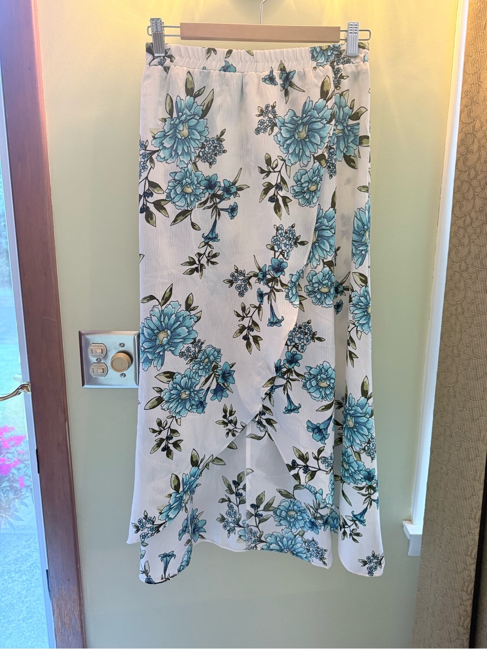 Blue Floral Midi Skirt with Elastic Waist